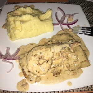 Filete de Corvina Con Langostinos 