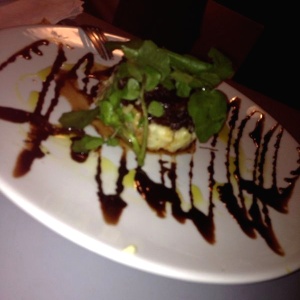 Pato con cebolla caramelizada 