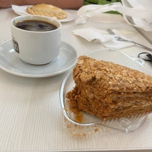 Mil hojas y cafe americano