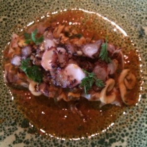 Robalo con Pulpo, Calamares y la salsa de ceci pescao
