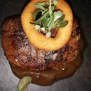 Filete con Aros de Yuca