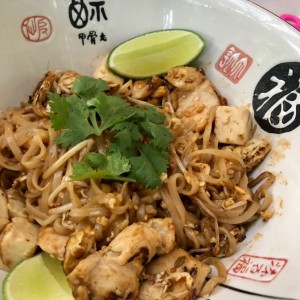 Pad thai de pollo