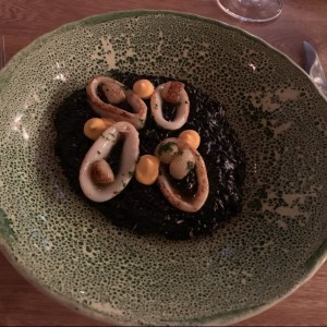 Risotto con tinta de calamares