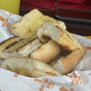 Pan con Ajo