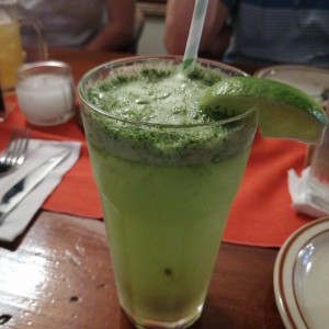 Limonada con hierba Buena