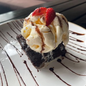 brownie con helado