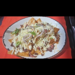 Desayuno de Chilaquiles con Filete de Res