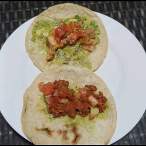Tacos de Res, Pollo, Cochinita Pibil, al Pastor o Mixtos