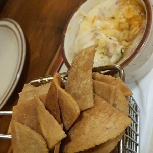 Queso Fundido con Chorizo