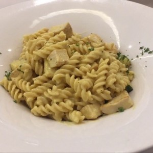 Pasta pollo al curry