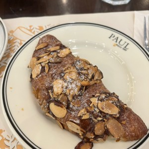 Croissant de chocolate