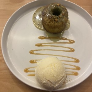 Pastel de Pistacho con helado