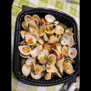 Almejas al Ajillo