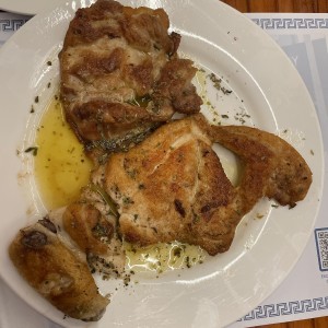 Medio Pollo a la Griega