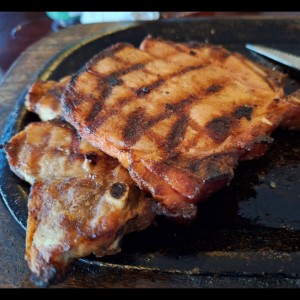 Chuleta de Cerdo a la Parrilla