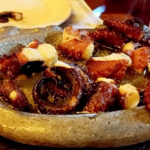 Pulpo al Carbon