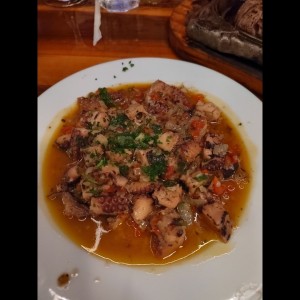Pulpo al Ajillo