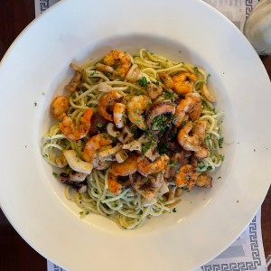 Spaghetti con Mariscos Mixtos