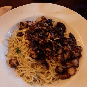 Pastas - Spaghetti al Oleo con Pulpo