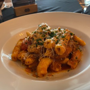 Rigatoni mezclado con Radu de Short Rib 