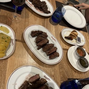 Tres cortes de carne