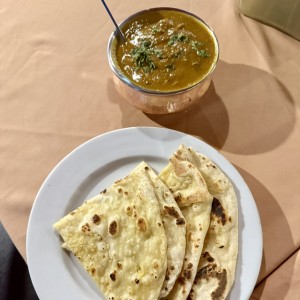 Mutton Curry & Naan con Ajo 