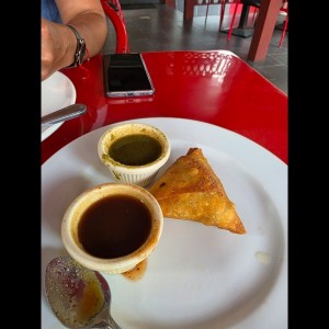 Meat Appetizers - Samosas de Pollo
