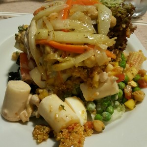 ensalada hecha por mi muy buena