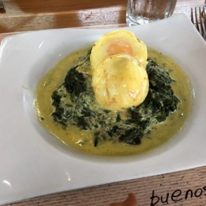 huevos benedictos