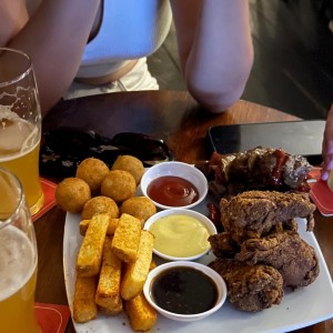 Platos - Picada Rana Dorada