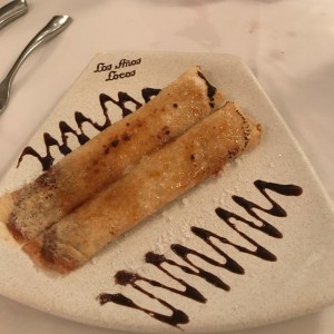 crepres flameado con relleno de manjar