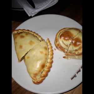 Empanadas Argentinas Fritas o al Horno