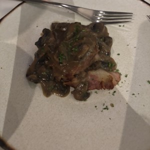 Filete Mignon con Tocino Artesanal y Salsa de Hongos
