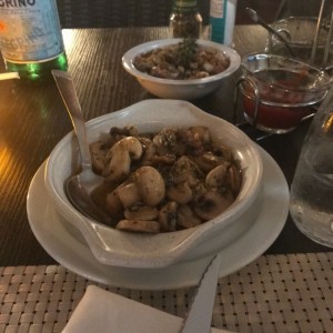 hongos al ajillo