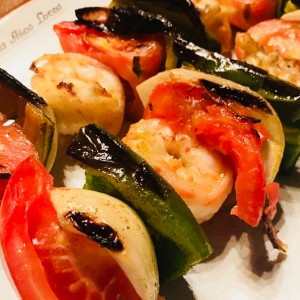 brochetas de langostinos