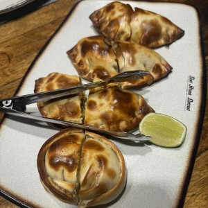 Empanadas Argentinas Fritas o al Horno