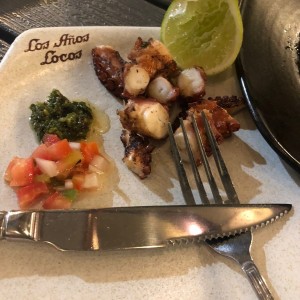 Pulpo con sus aderezos