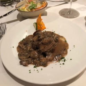 Filete Mignon con Tocino Artesanal y Salsa de Hongos