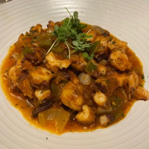 Pulpo en Salsa Criolla Picante