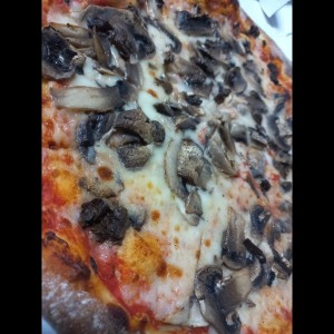 Pizza hongos