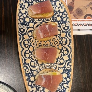 Crostini Prosciutto e Brie