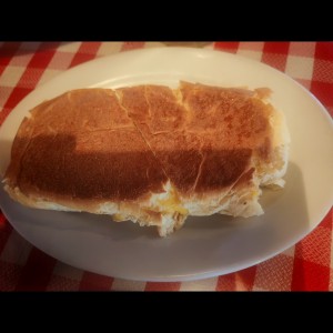 EMPAREDADOS - Derretido de Queso
