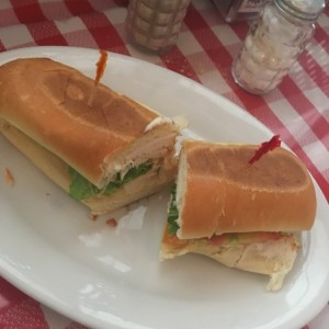 Emparedado de pollo.