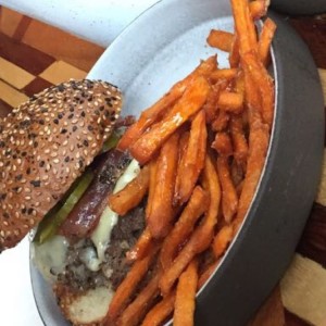 hamburguesa con side de camote