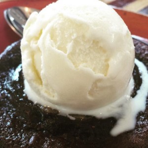 brownie con helado