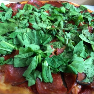 pizza de pepperoni + rugula