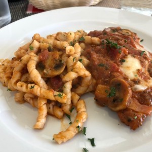 pasta casera con pollo