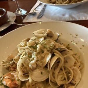 Spaghetti Vongole e Scampi