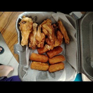 7 Wings con yuca 