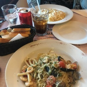 Pasta con Pollo en salsa blanca